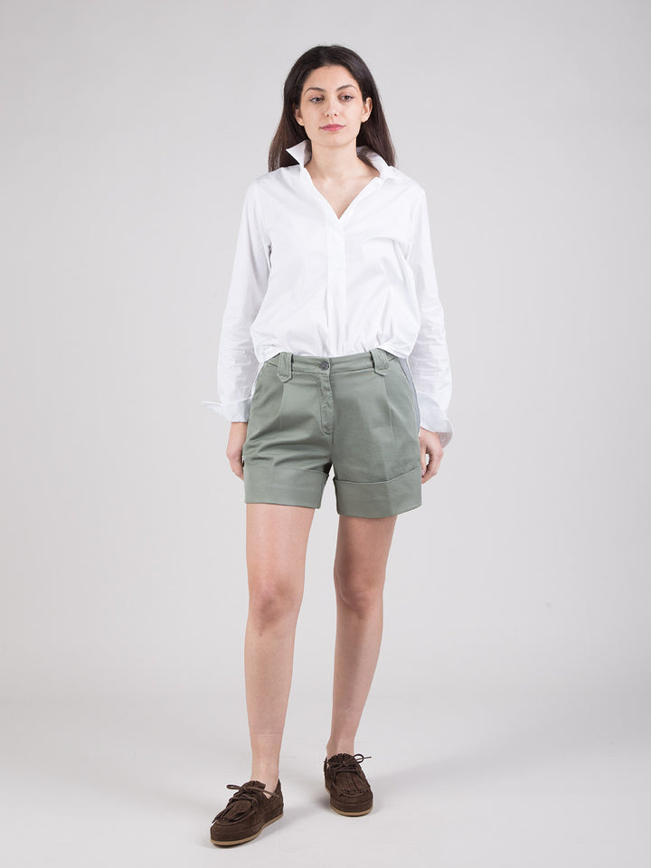 Shorts con risvolti