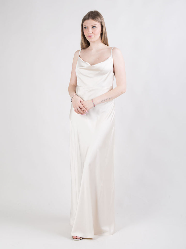 Abito lungo in satin con scollo a cappuccio