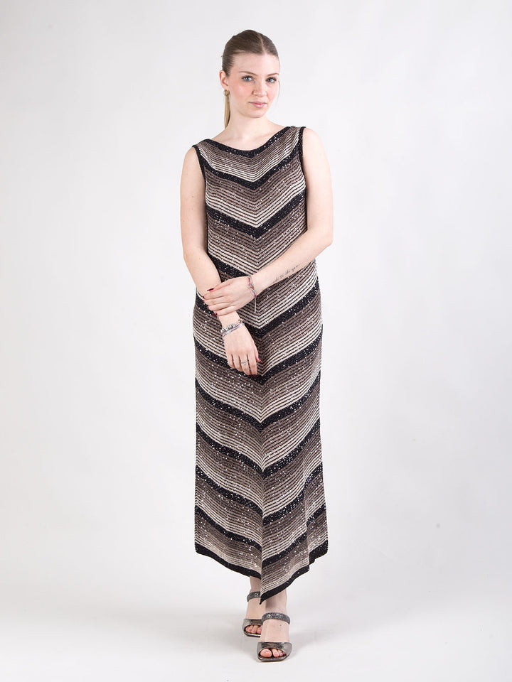 Abito asimmetrico a punta