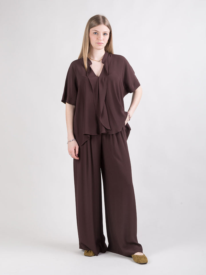Completo blusa e pantalone