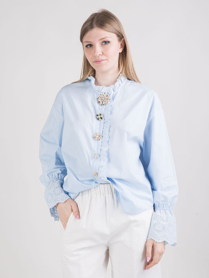 Camicia con bottoni gioiello e dettagli ricamati