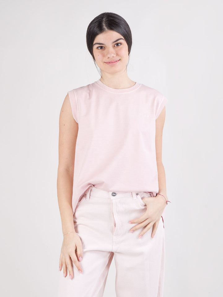 T-shirt over rosa smanicata