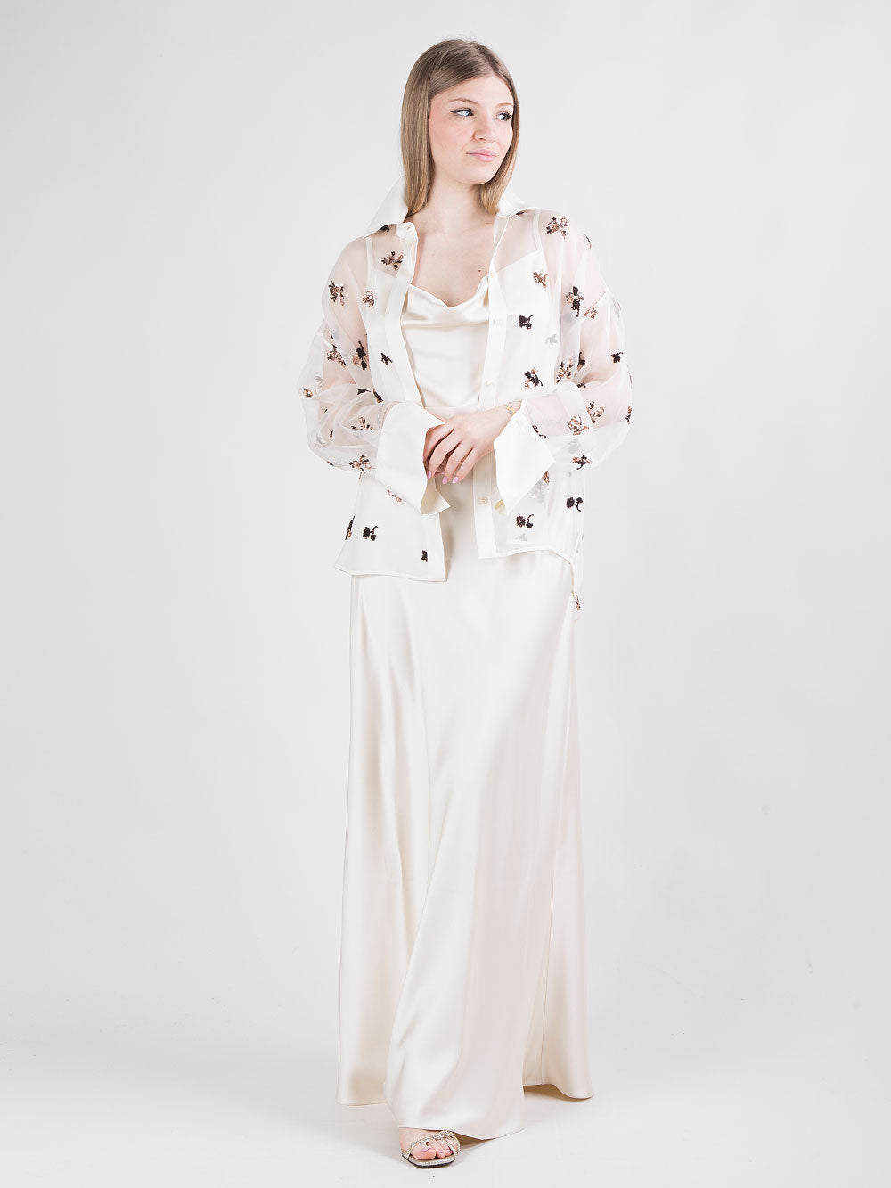 Camicia in organza di seta con fiori in paillettes