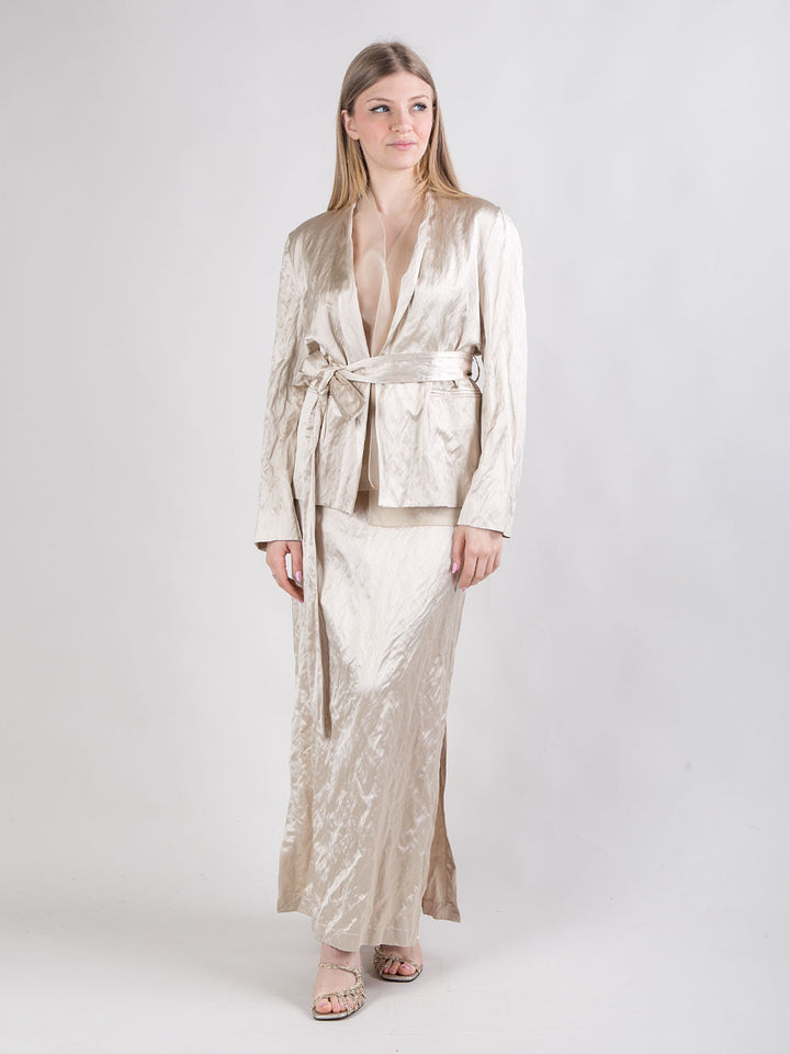 Completo giacca e gonna in viscosa stropicciata beige dorato