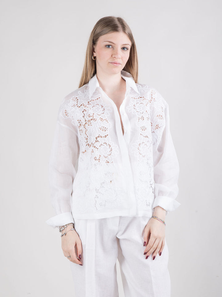 Camicia con ricamo Sangallo sul davanti