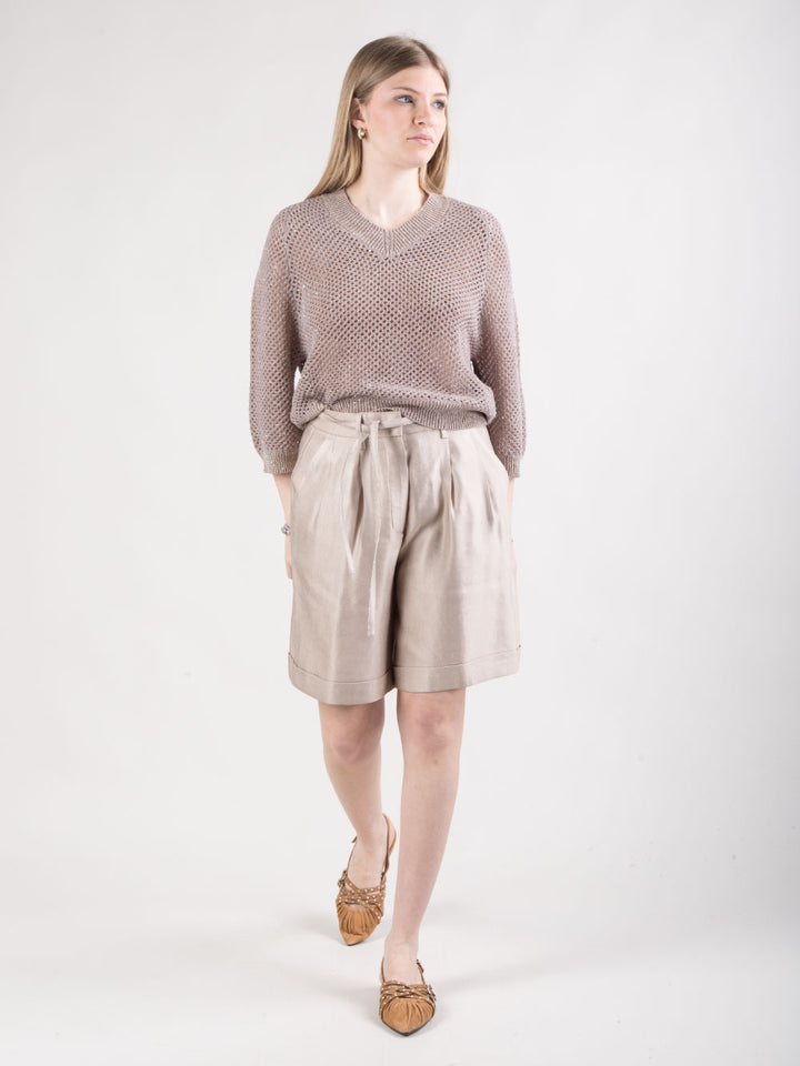 Shorts con risvolto e cinturino con applicazioni argento