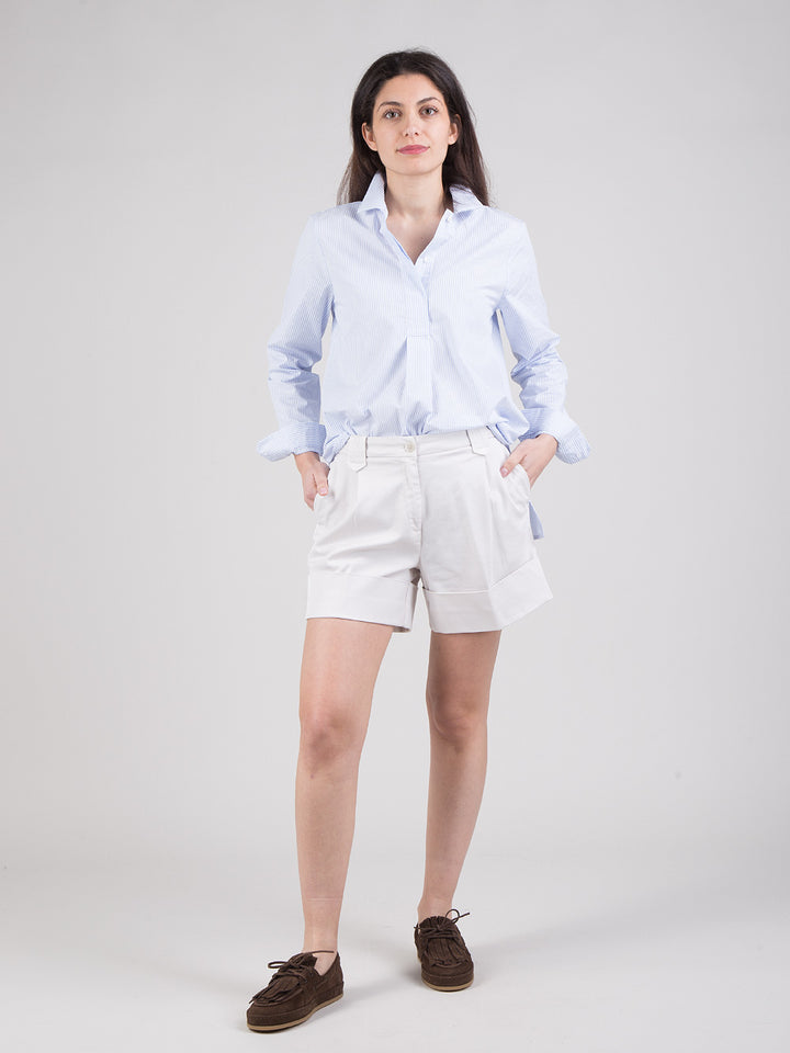Shorts con risvolti