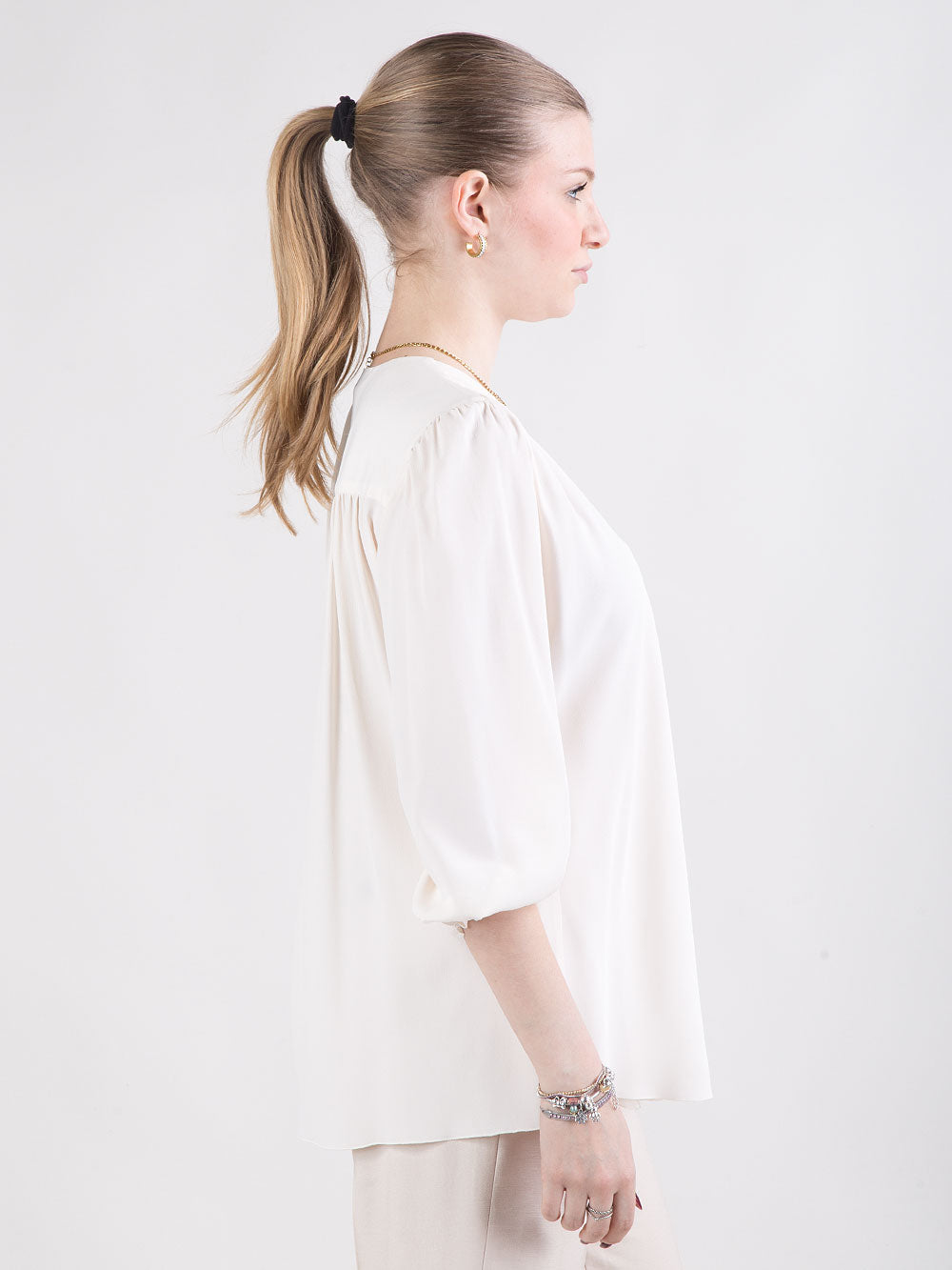 Blusa con scollo a V
