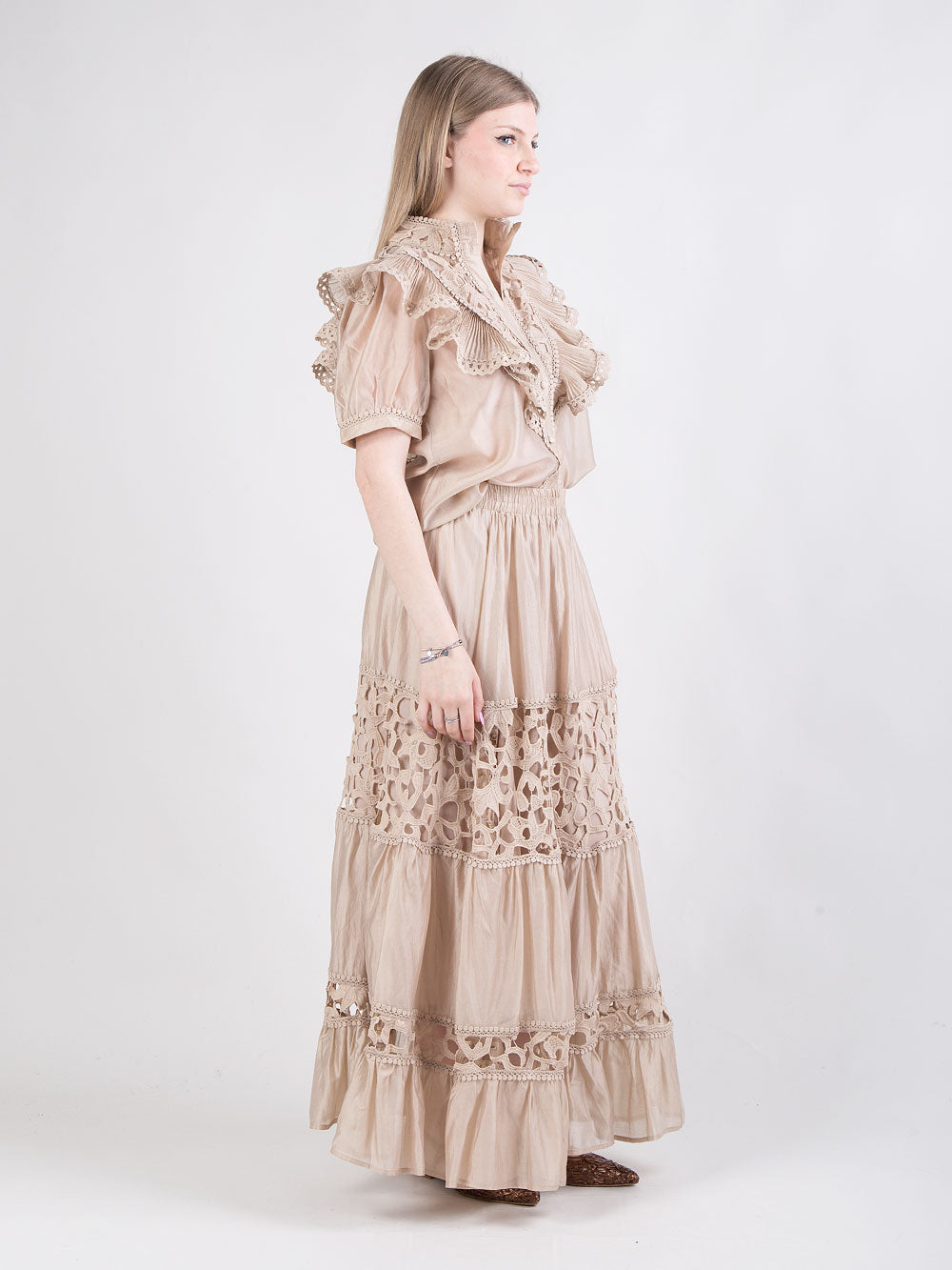 Completo in pizzo beige
