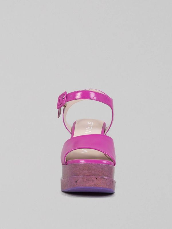 SHINY LEATHER WEDGE SANDALS