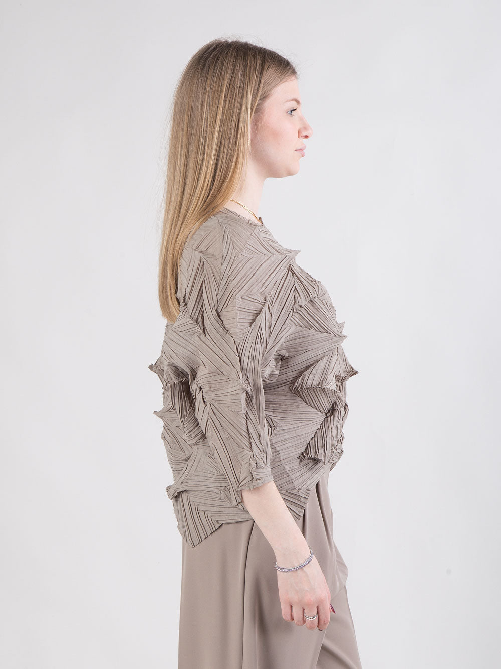 Blusa plissettata a fisarmonica