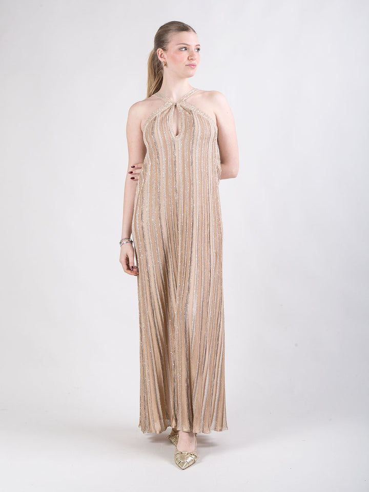 Abito lungo con scollo e mantella in seta