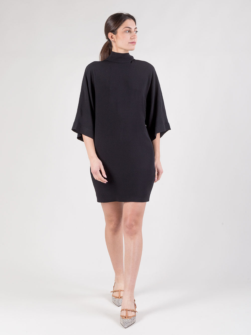 Abito corto con fusciacca