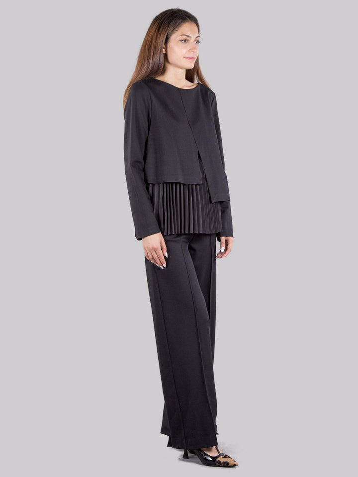 Wide leg trousers