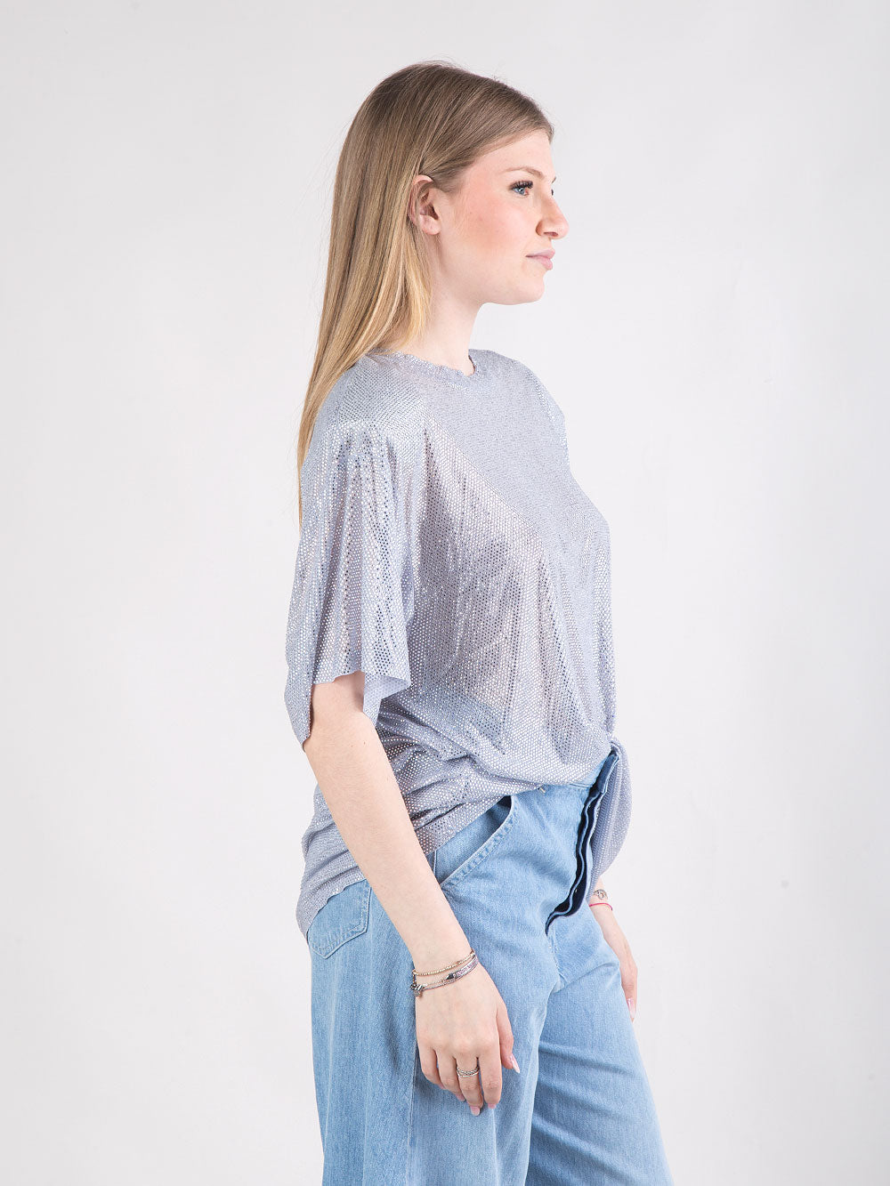 T-shirt in tulle con mini hotfix