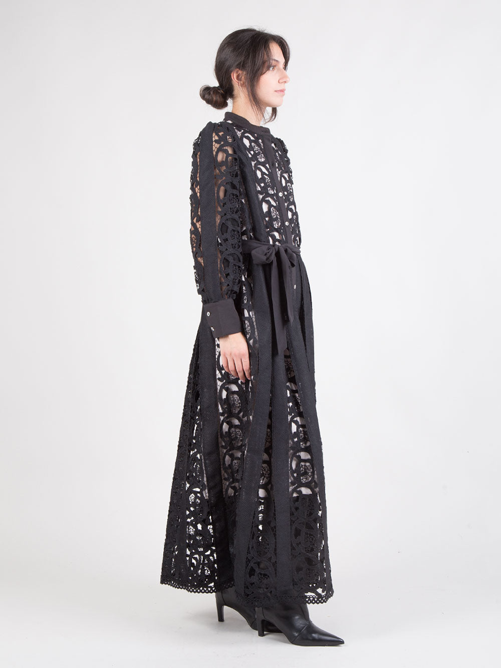 ABITO RICAMATO LUNGO