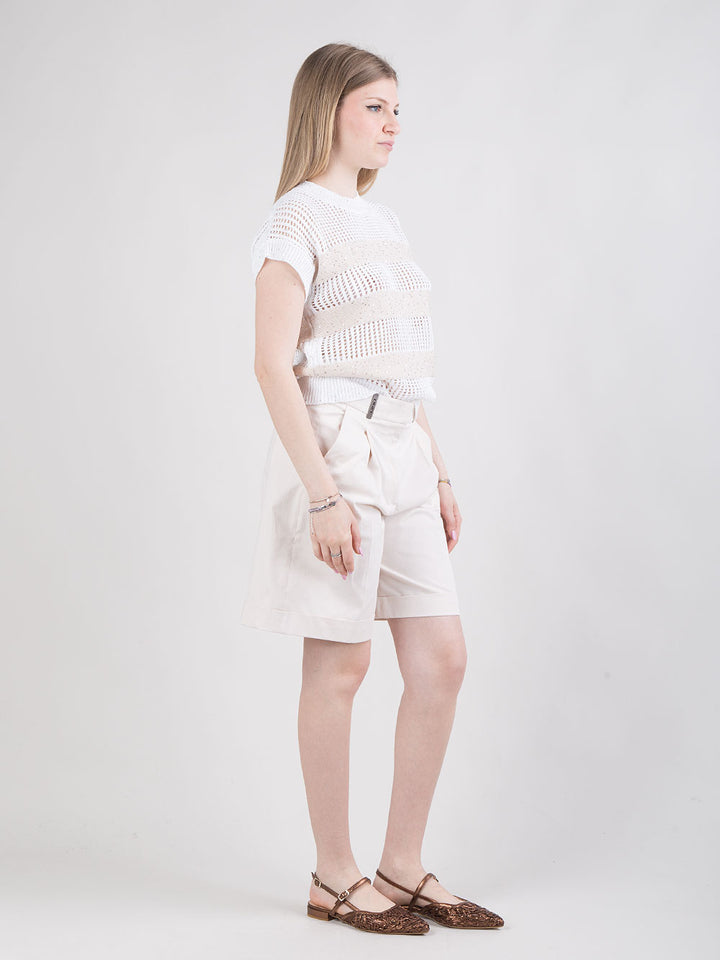 shorts con pinces e dettagli regolabili