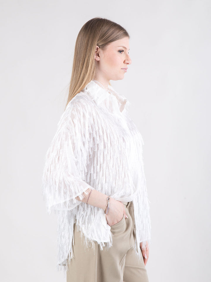 Camicia over stondata con applicazioni