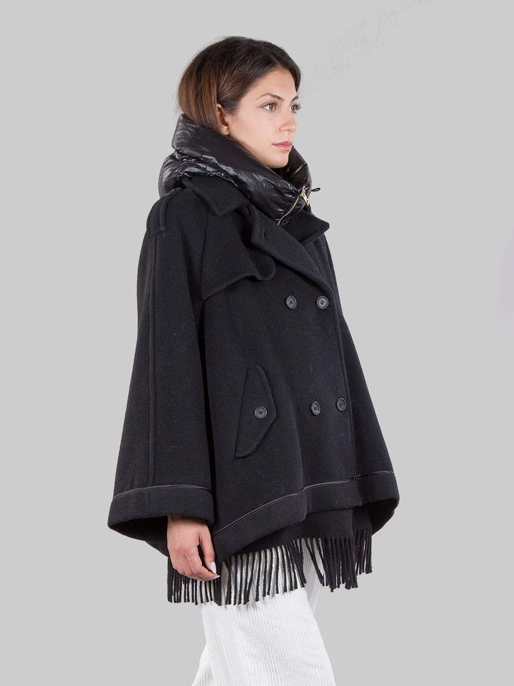 Cape with fringes