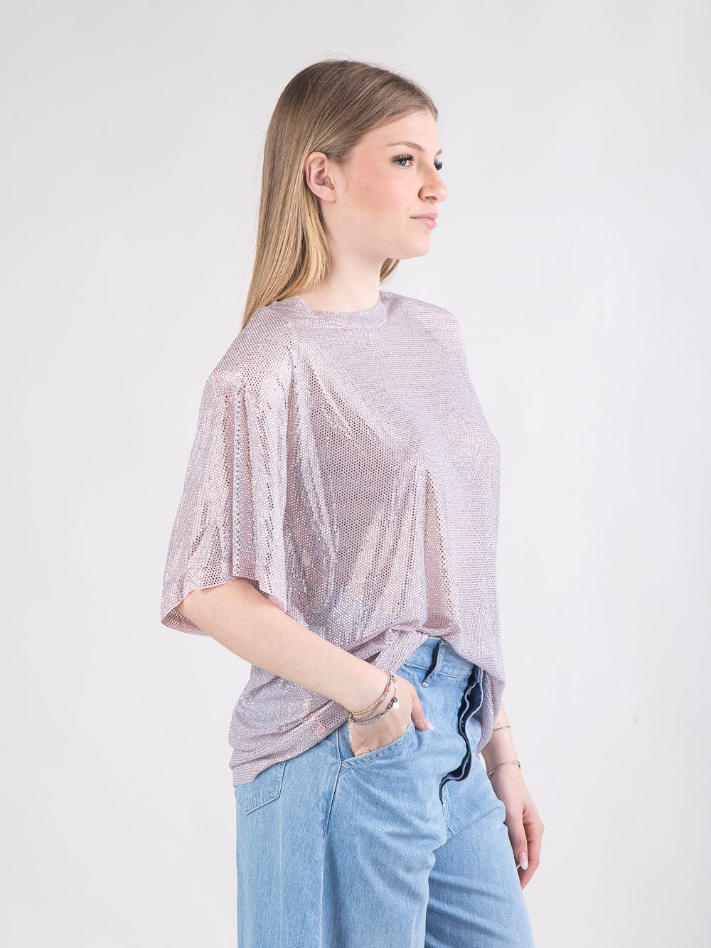 T-shirt in tulle con mini hotfix