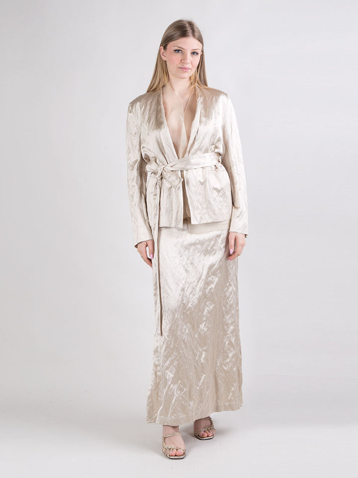 Completo giacca e gonna in viscosa stropicciata beige dorato