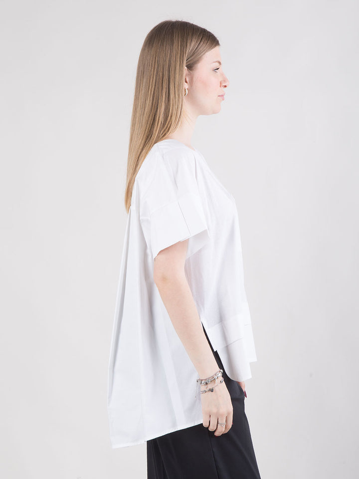 T-shirt con scollo a barca e dettaglio popeline