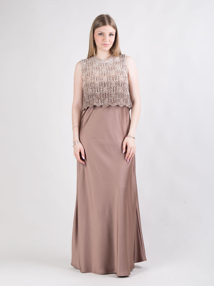 Abito con canotta in maglia e sottoveste in raso
