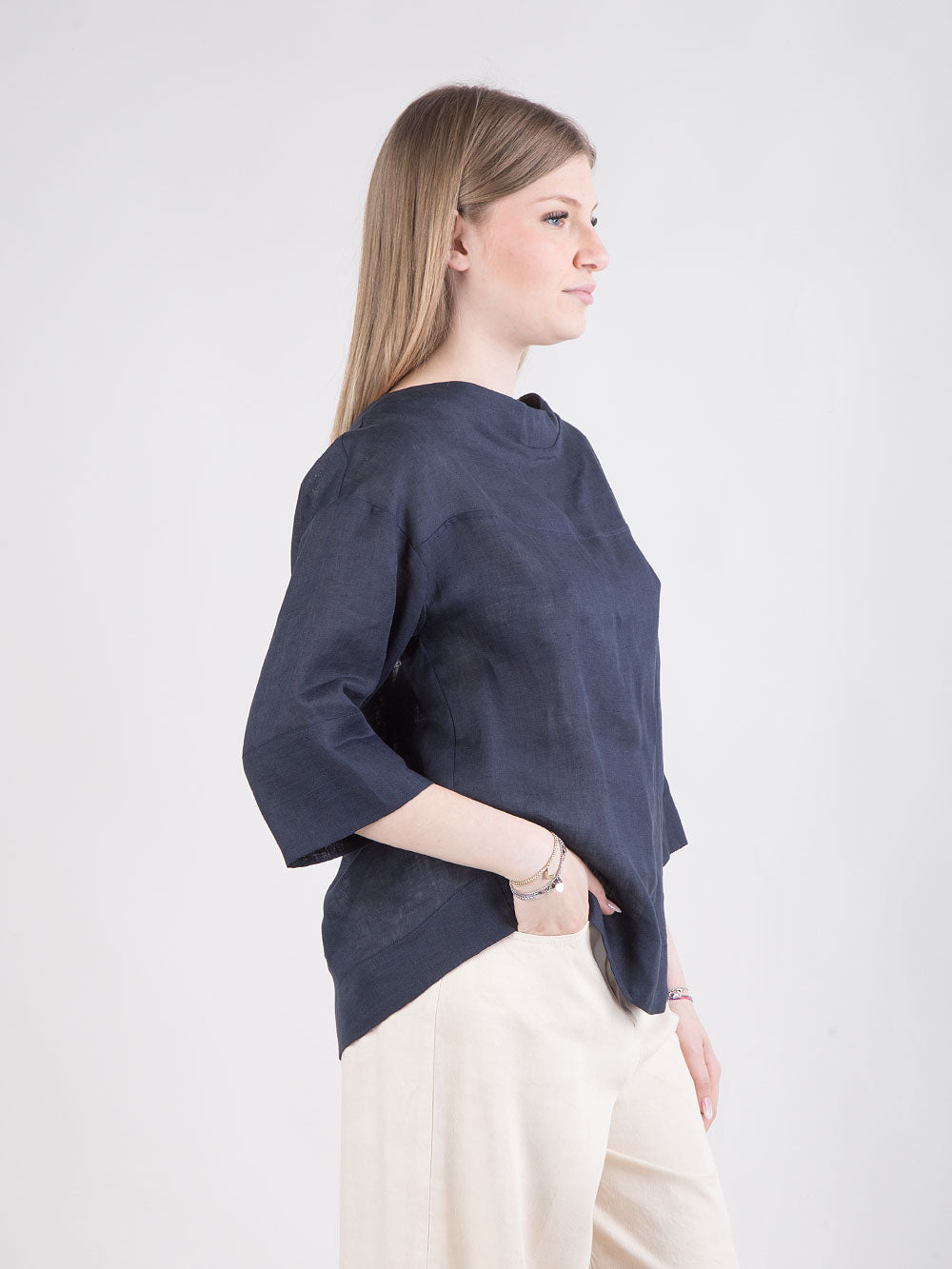 Blusa over in lino con fiocco