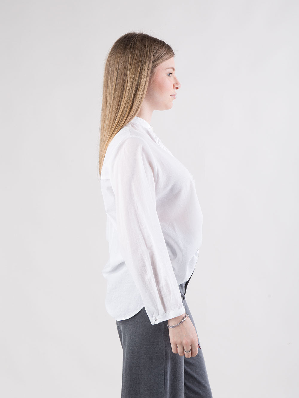 Camicia con collo alla coreana e rouche
