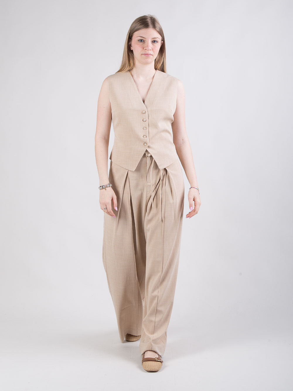 Pantaloni a gamba larga con pinces