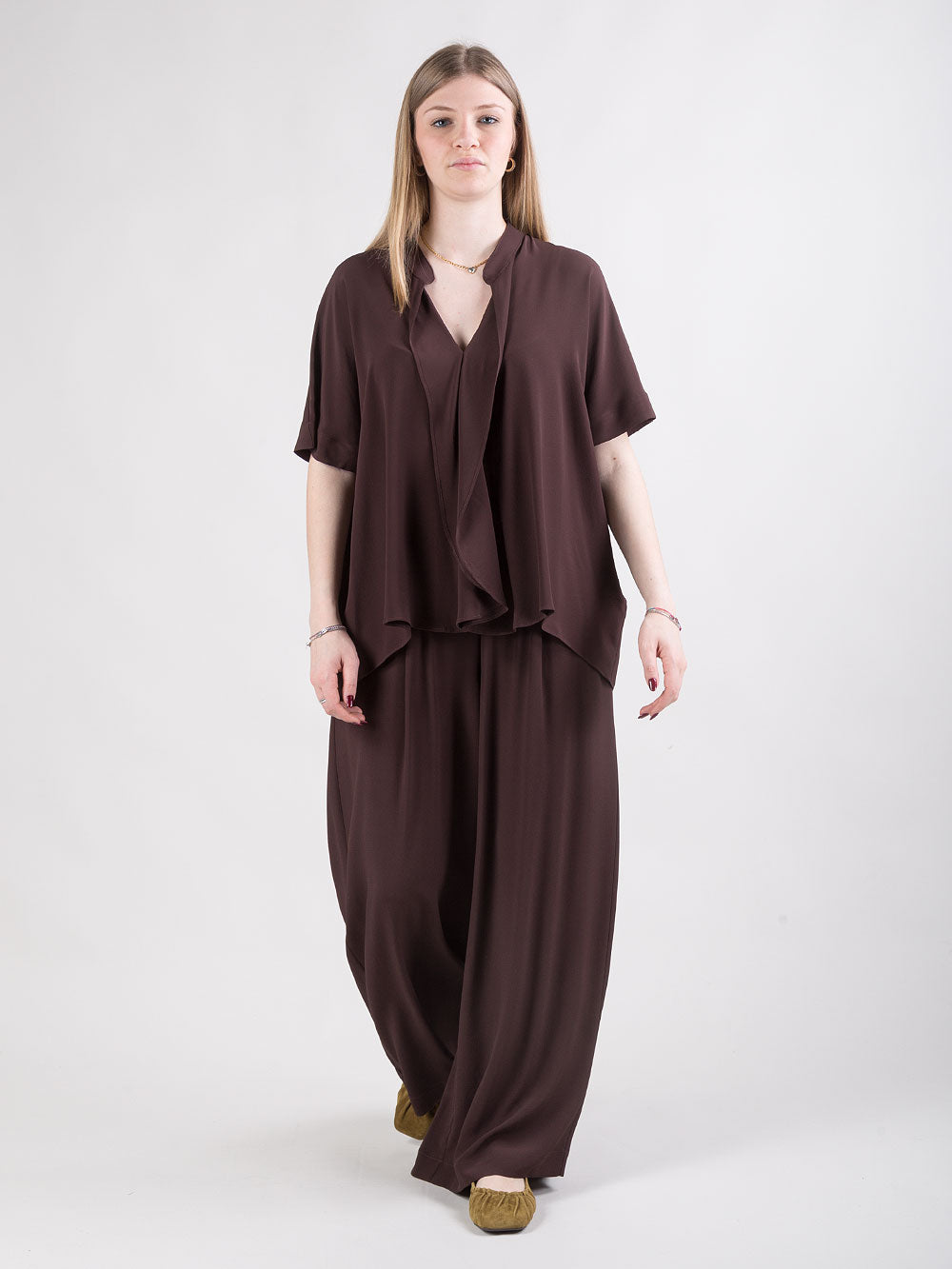 Completo blusa e pantalone