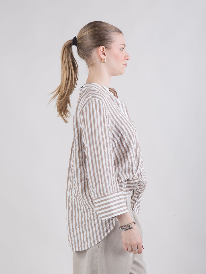 Camicia over a righe con collo alla coreana