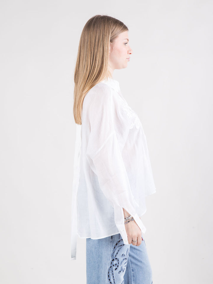 Camicia over ricamata con scollo a V