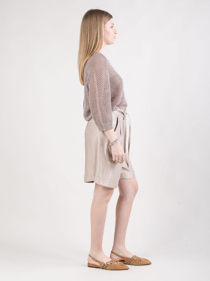 Shorts con risvolto e cinturino con applicazioni argento
