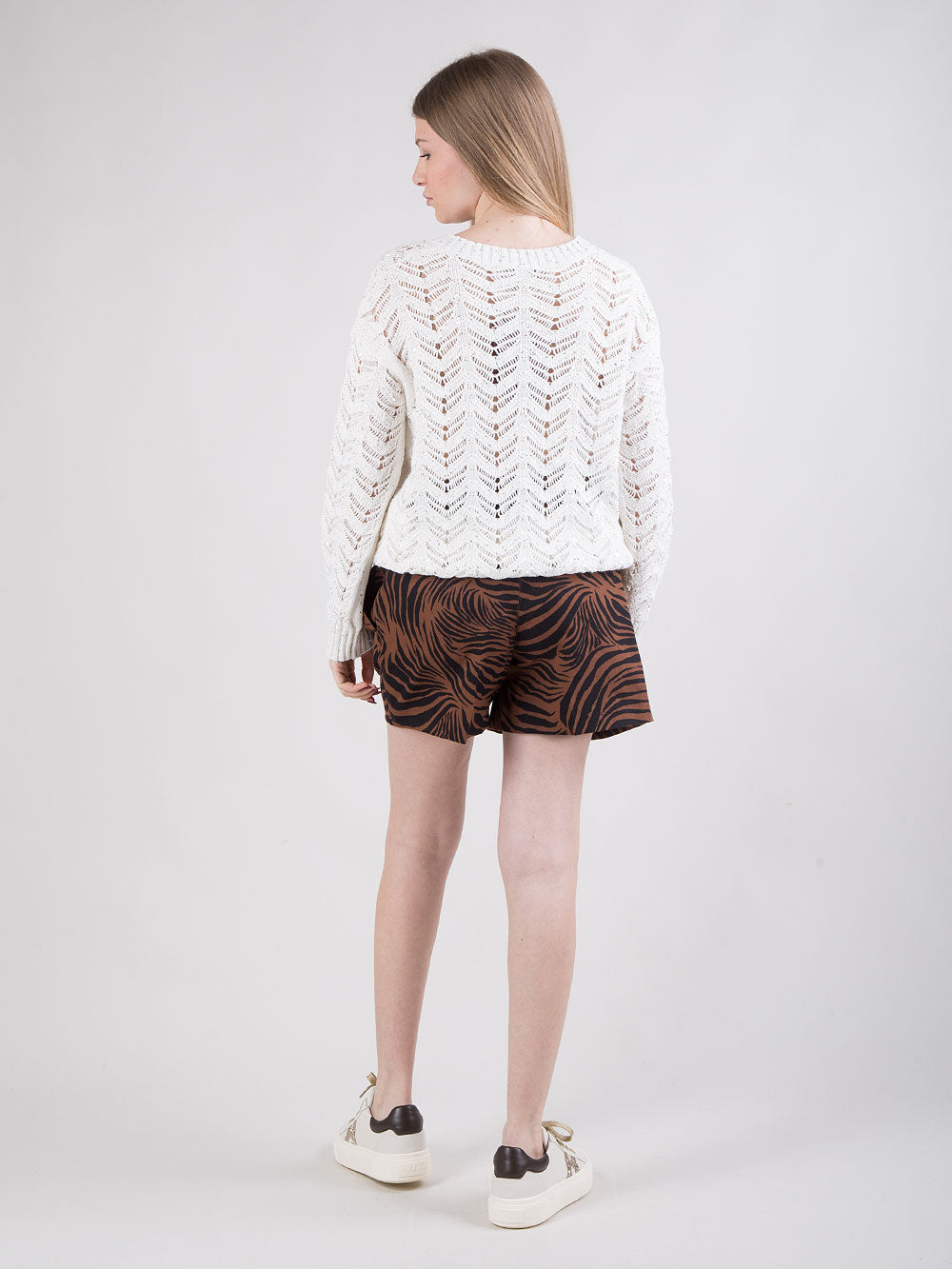 Shorts con pinces e stampa animalier