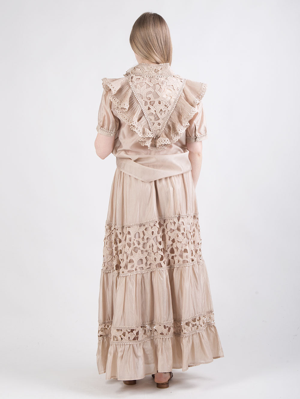 Completo in pizzo beige