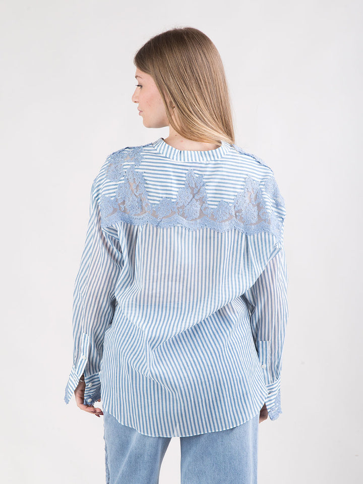 Camicia over bacchettata con ricami
