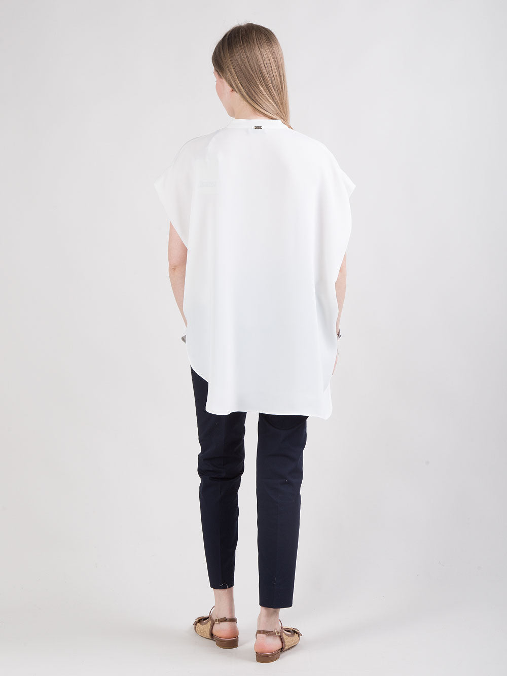 Top in cady fluido con colletto alla coreana