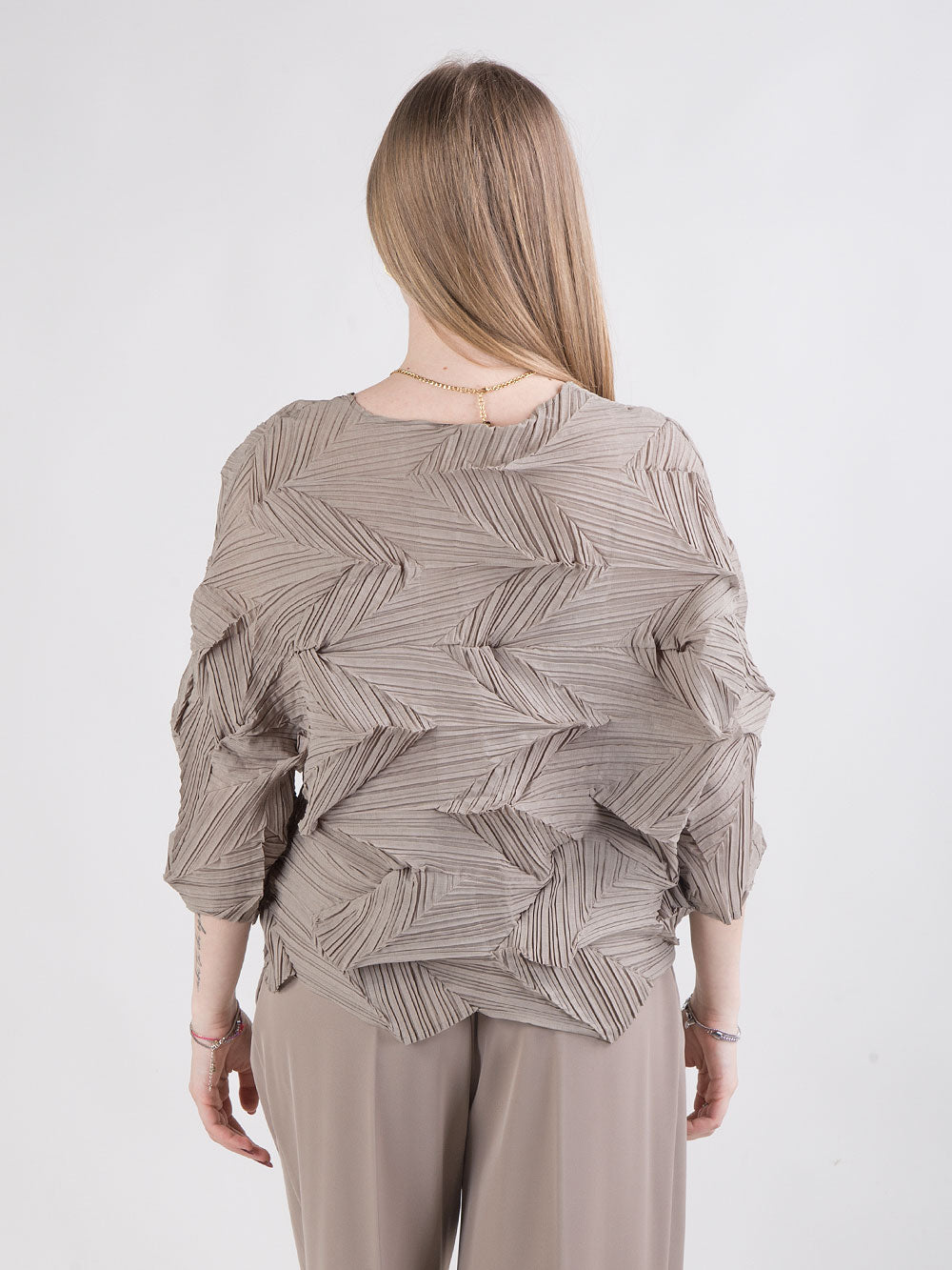 Blusa plissettata a fisarmonica