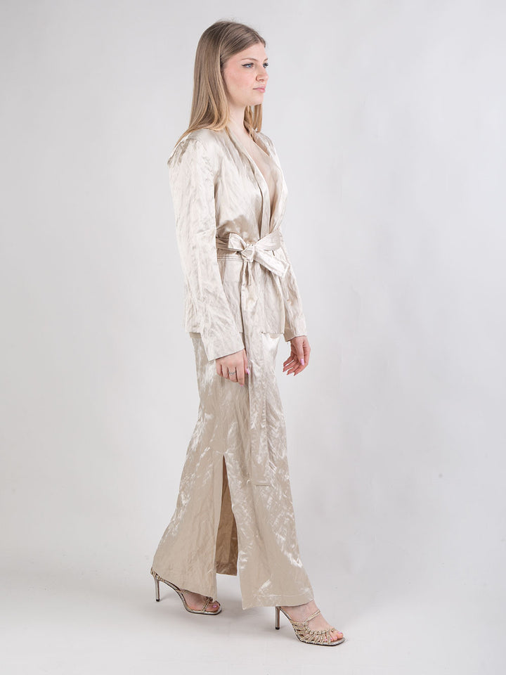 Completo giacca e gonna in viscosa stropicciata beige dorato