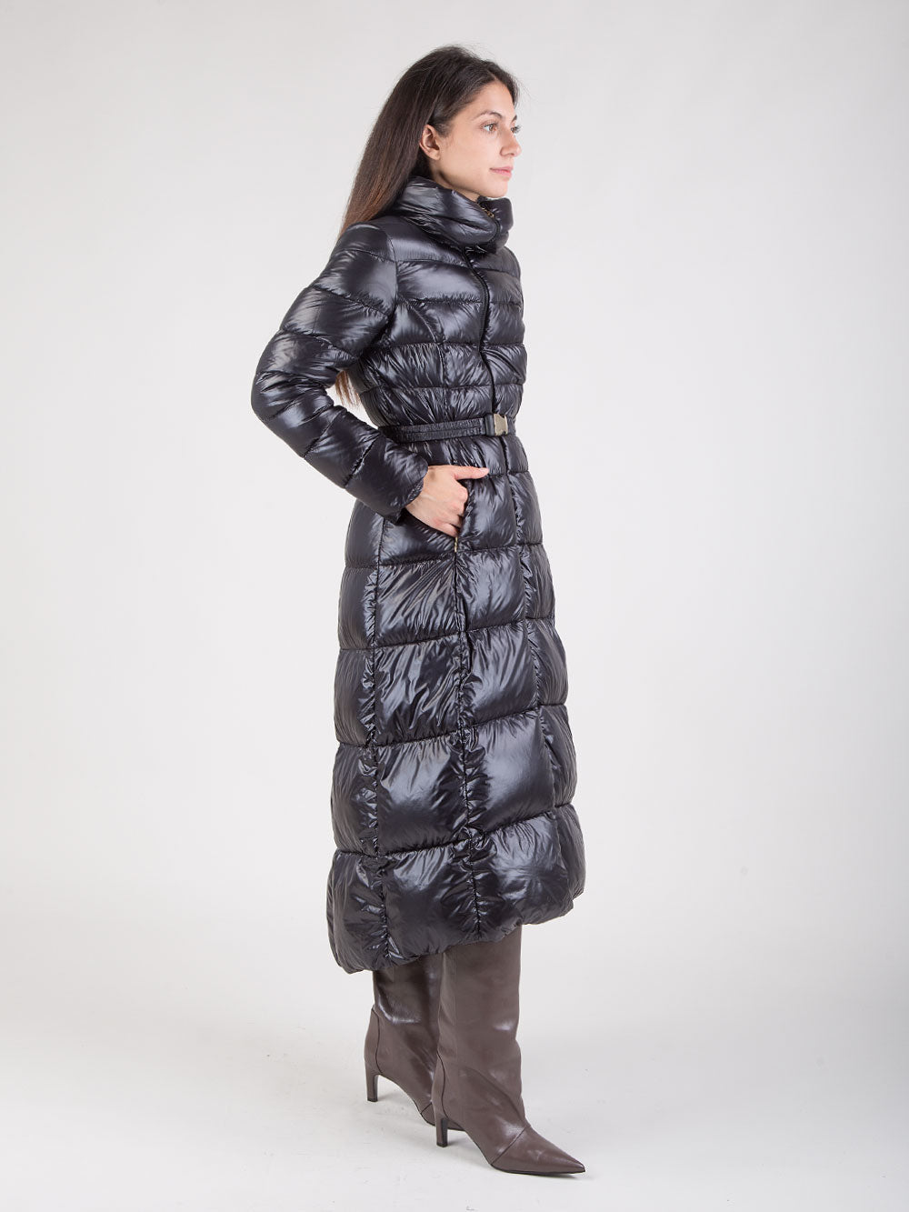 Piumino lungo in nylon ultraleggero