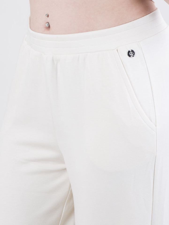 Pantalone ampio con spacchi
