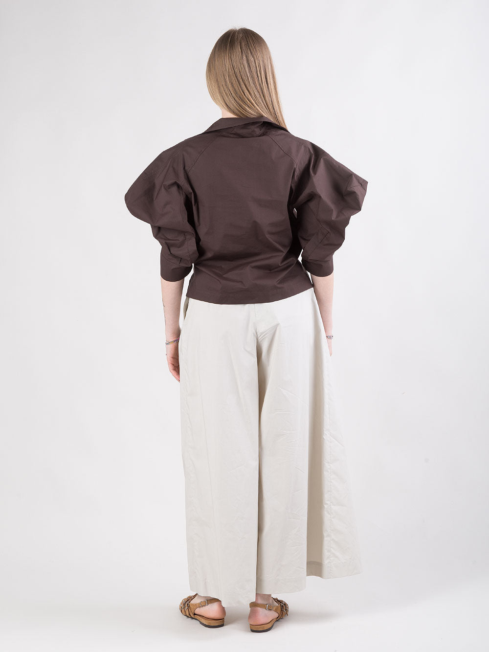 Pantalone alla caviglia con pieghe