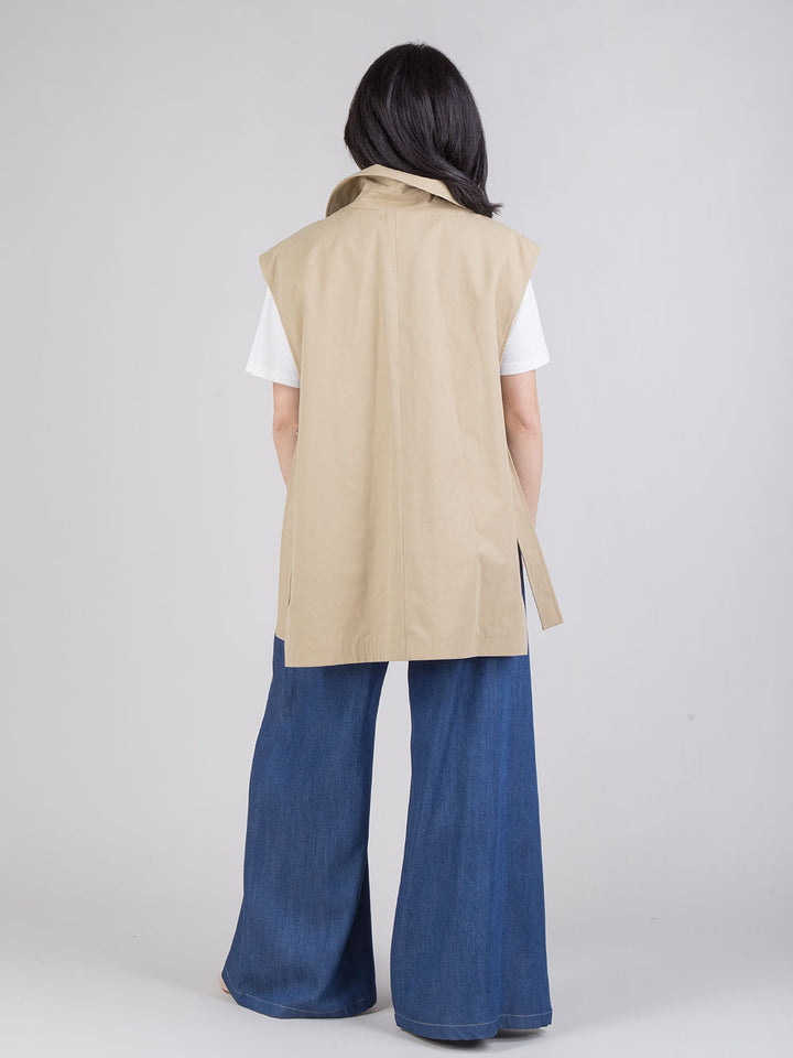 Trench smanicato