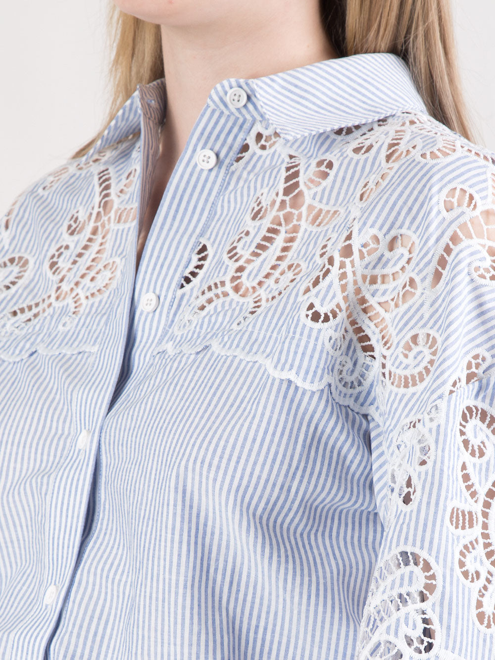Camicia a righe ricamata