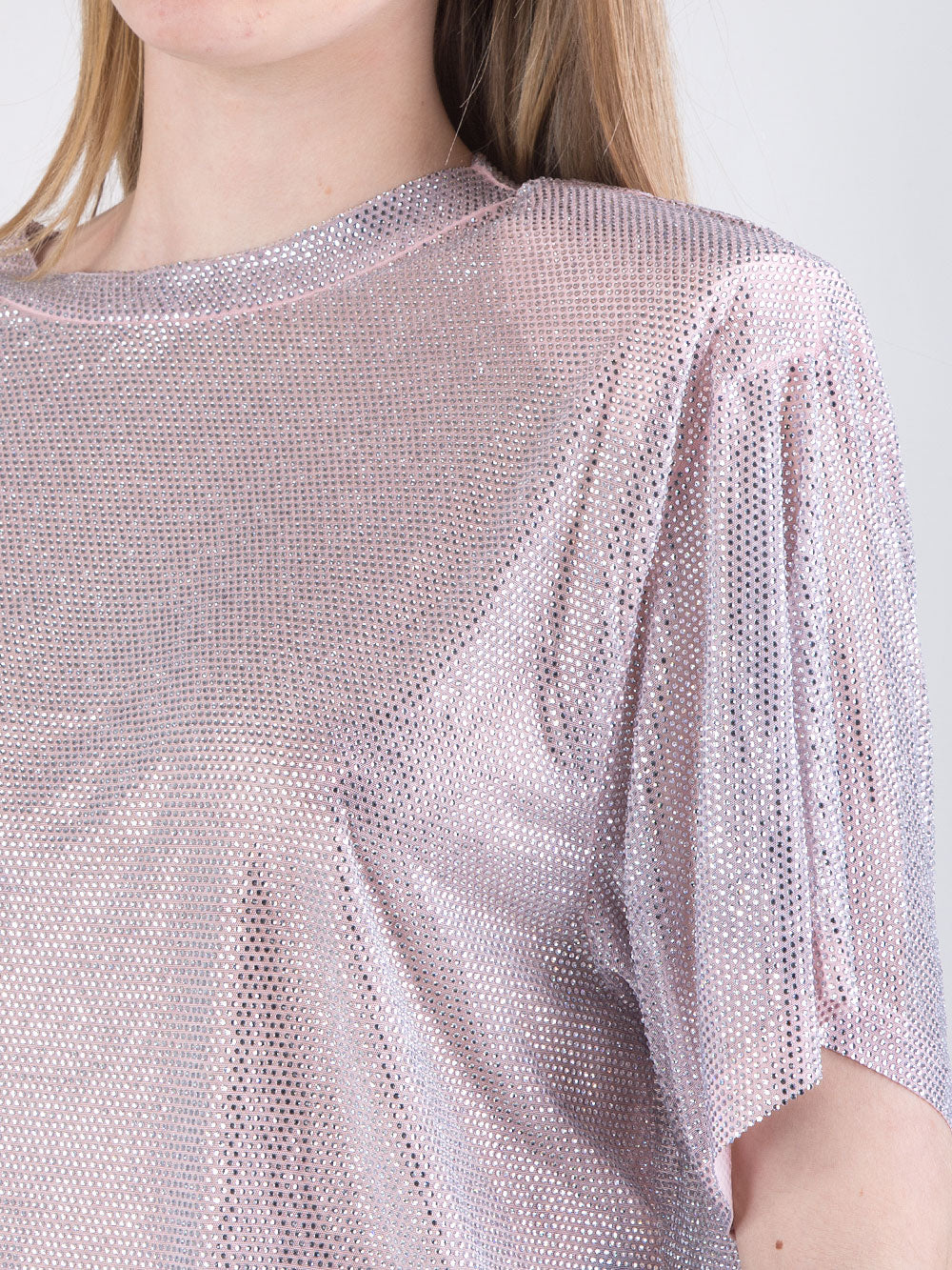 T-shirt in tulle con mini hotfix