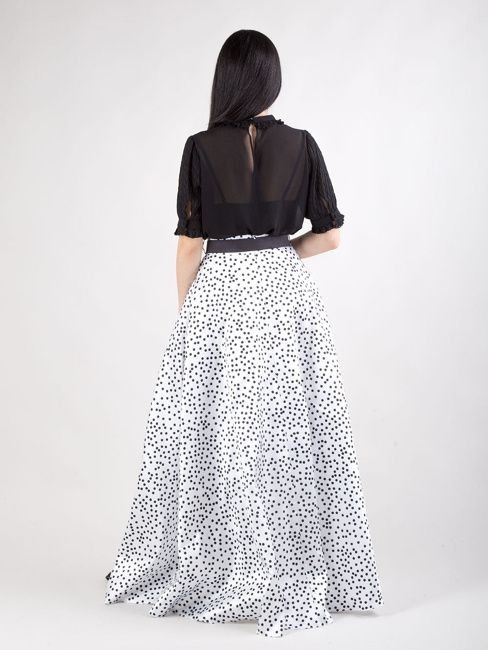 Completo ampia con spacco e camicia trasparente