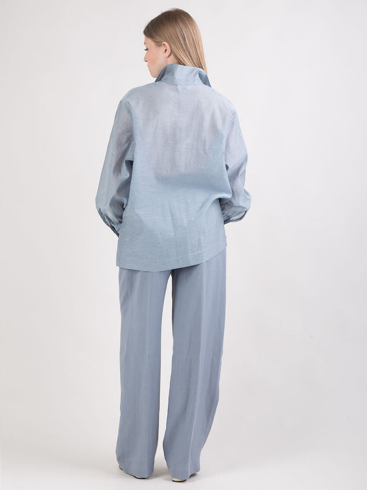 Pantalone ampio con pinces