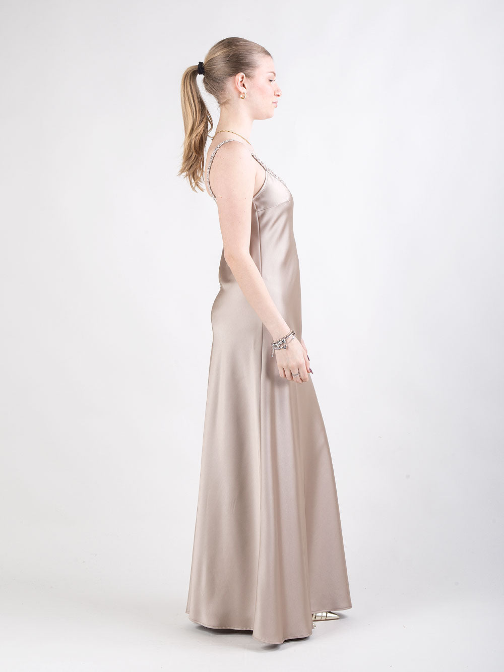 Abito in satin con giacchino