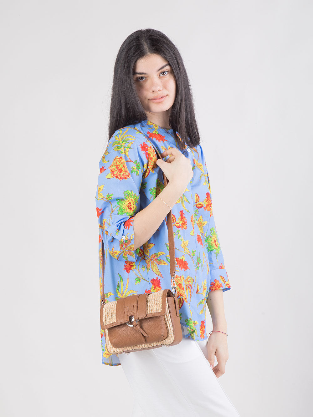 Borsa flap in pelle e rafia